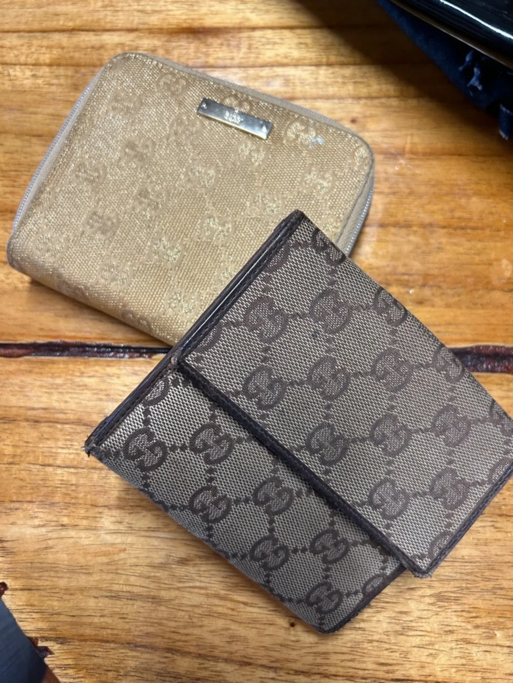 Very loved Gucci Brown Monogram Bifold Wallet with Beige Zip Pouch bundle - Picture 1 of 16